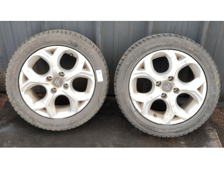 03fe0c0998c8abb1fa7ae4a555d3cf81